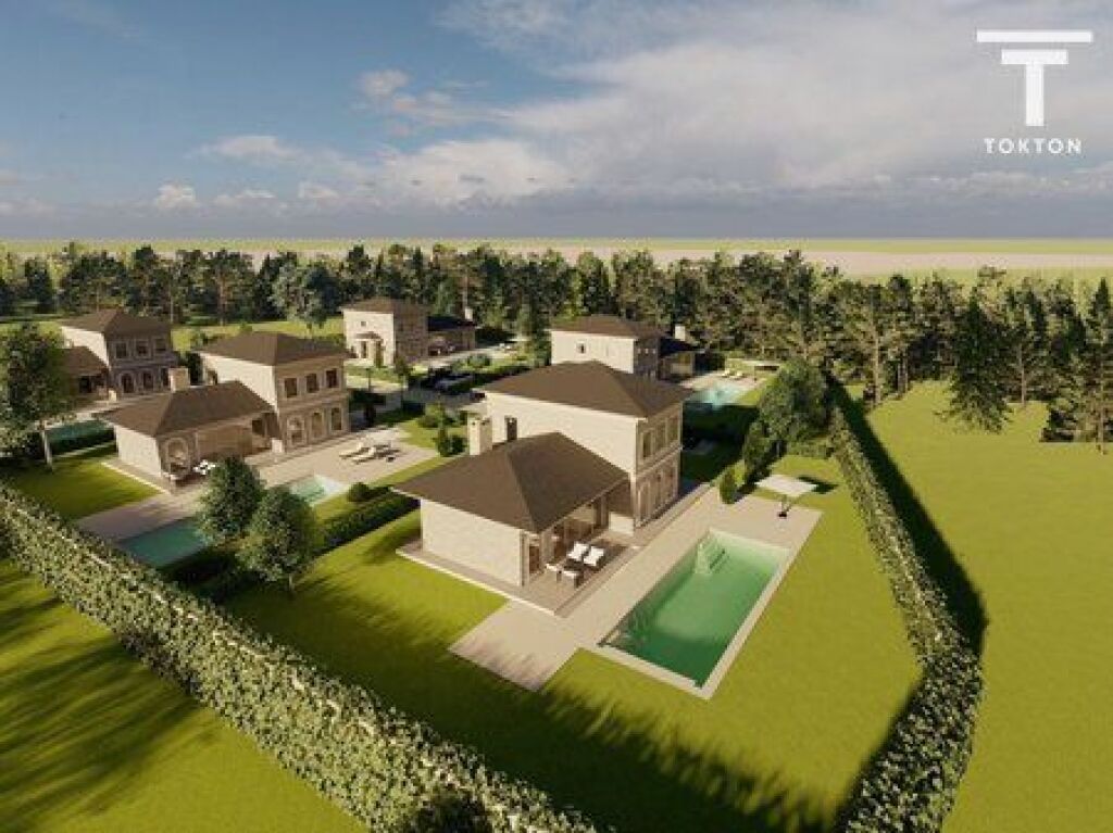 FOR SALE 2 INDIVIDUAL VILLAS WITH POOL, RIVER HILL, PETRELË