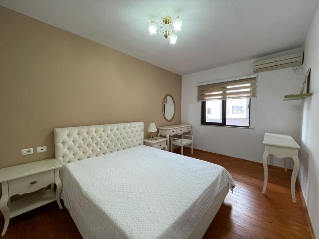 Apartament 2+1 per qira tek Rruga e Kosovareve.