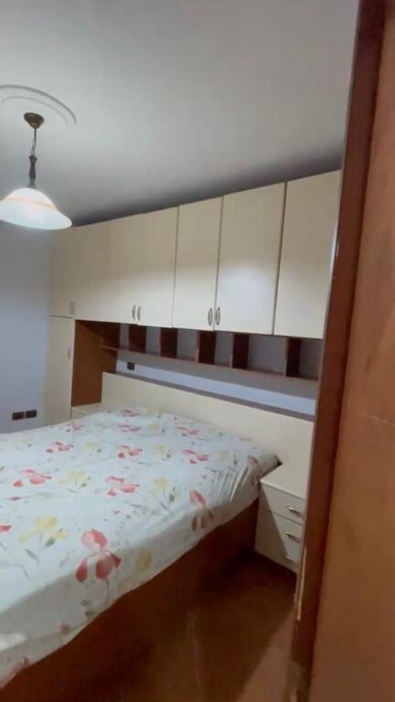 Appartamento in affitto 1+1- 📍Moschea Tabakeve, viale Bajram Curri- 500 mila lek