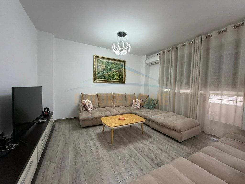 Apartament 1+1+ Post Parkimi, për Qira,Selvia;