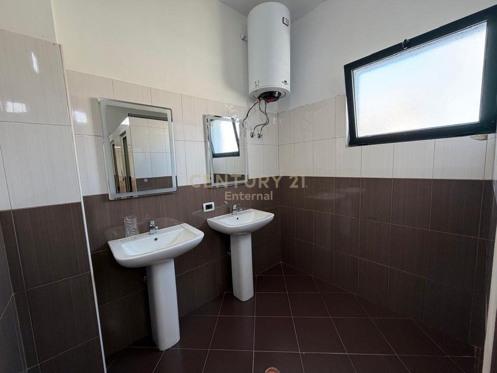 Jepet me qira ambient Open Space në Rrugën Dritan Hoxha