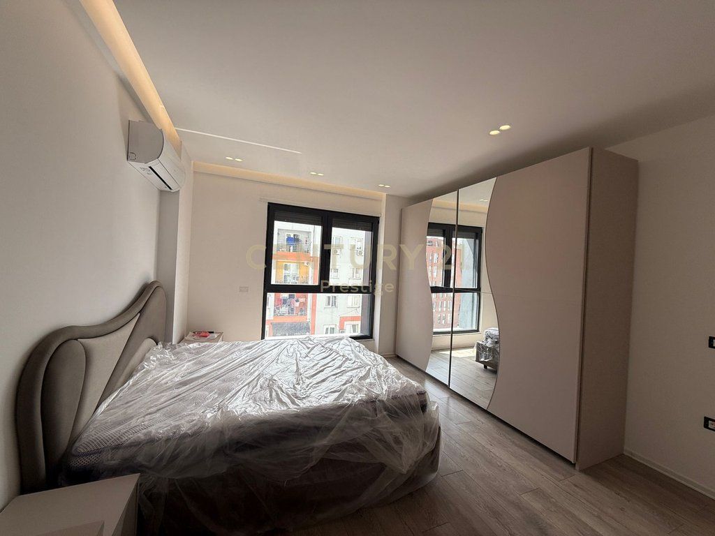 Apartament 2+1 me qira te Bulevardi i Ri