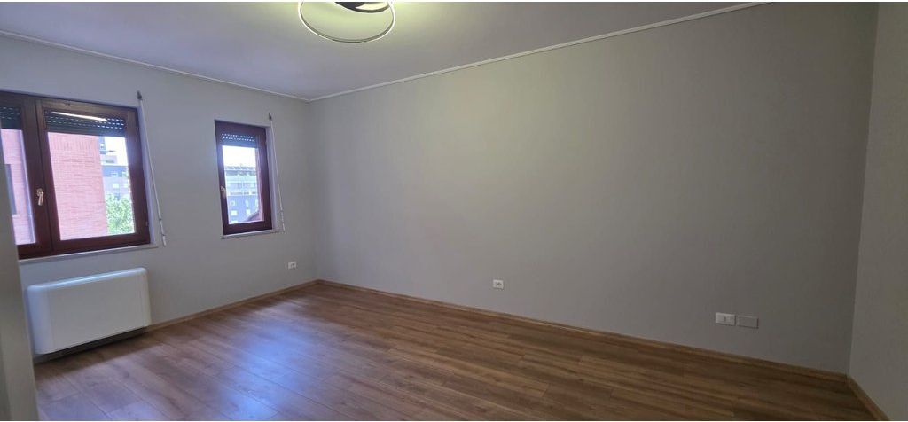GARDA E REPUBLIKËS – APARTAMENT ELITAR 2+1+2 ME 2 BALLKONE DHE PAMJE NGA AIR ALBANIA!
