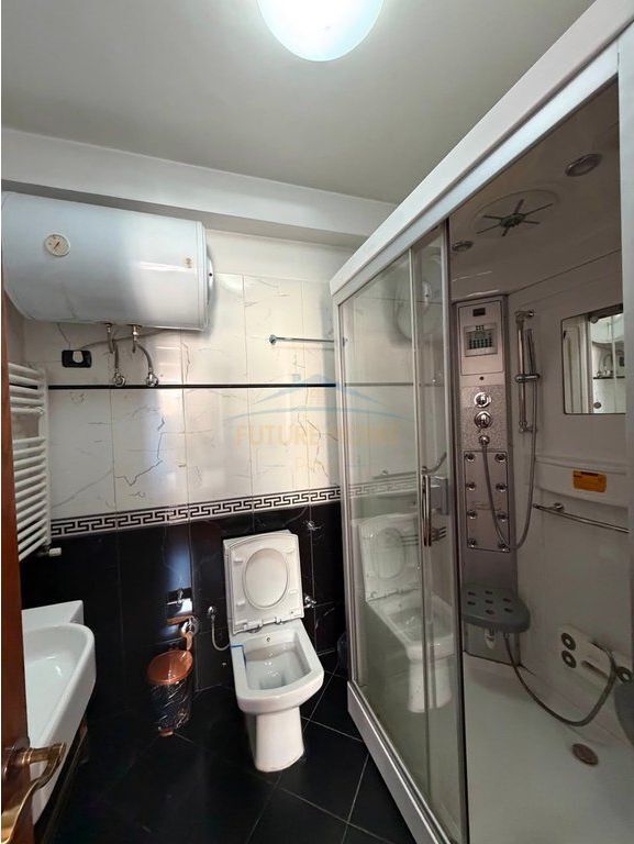 Shitet , Apartament 2+1+Garazh , 21 dhjetori , Tirane