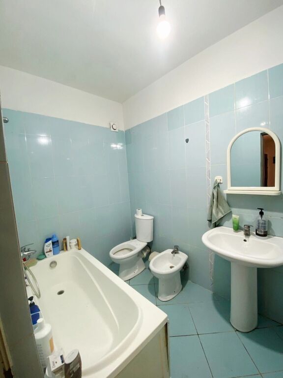 2+1, at 2 Palmat Astir, 420 thousand lek