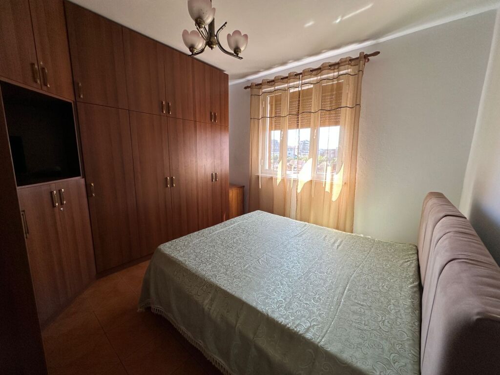 Rent | Apartament 2 + 1 | Rruga e Dibrës | 600 €/month