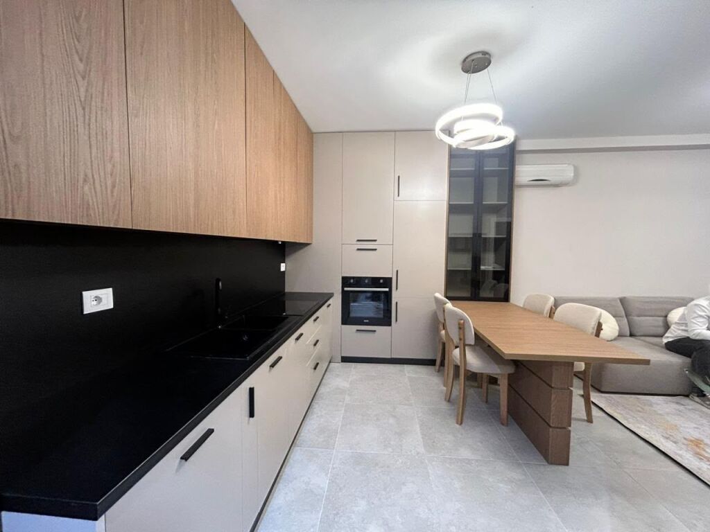 For rent Apartment 1+1+parking space, near American Hospital 3 Golden Park Complex 500 thousand old lek