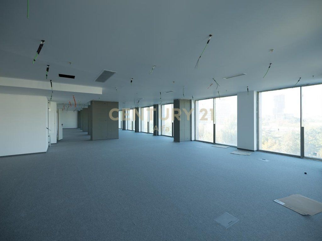 UFFICIO IN AFFITTO PRESSO DOWNTOWN ONE TIRANA!