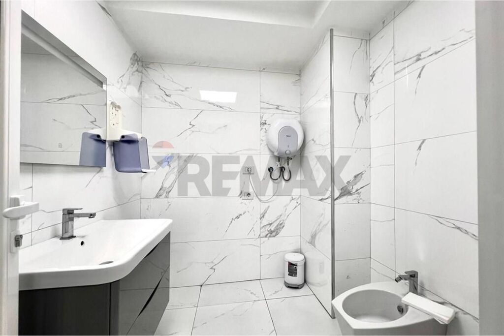 Office for rent on Elbasan Street!
