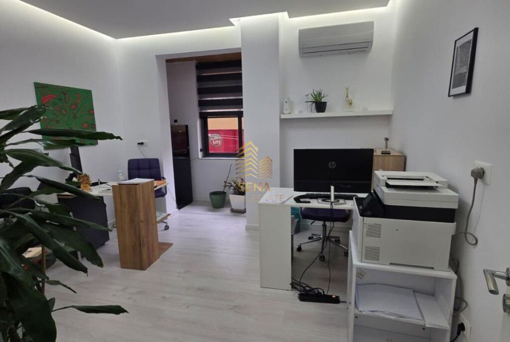 Rent, Business Premises,1+1, Ballet School, 50,000 Leke