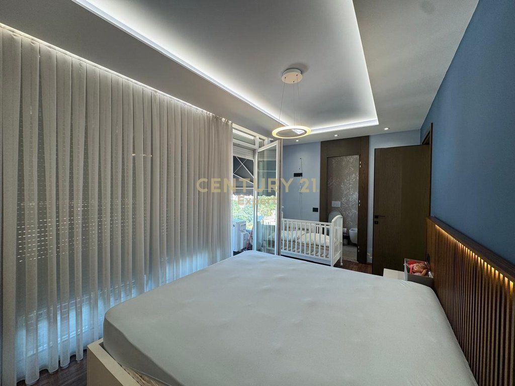SHESIM APARTAMET 2+1+2 ME POST PARKIMI PRANE XIBRAKUT!!