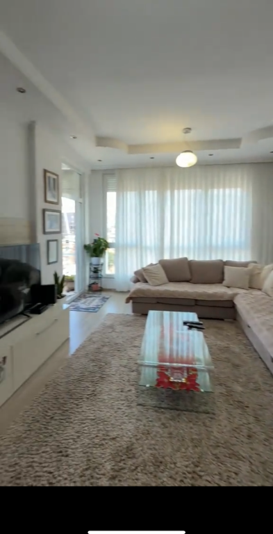 Shitet apartament 2+1+2 prane Toptanit!