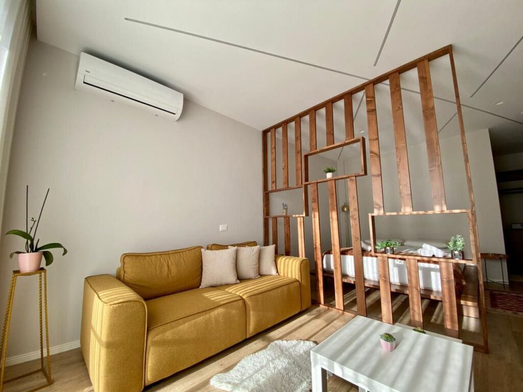 STUDIO APARTMENT FOR RENT NEAR PHARMACY 10
