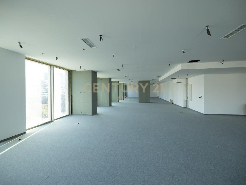 UFFICIO IN AFFITTO PRESSO DOWNTOWN ONE TIRANA!