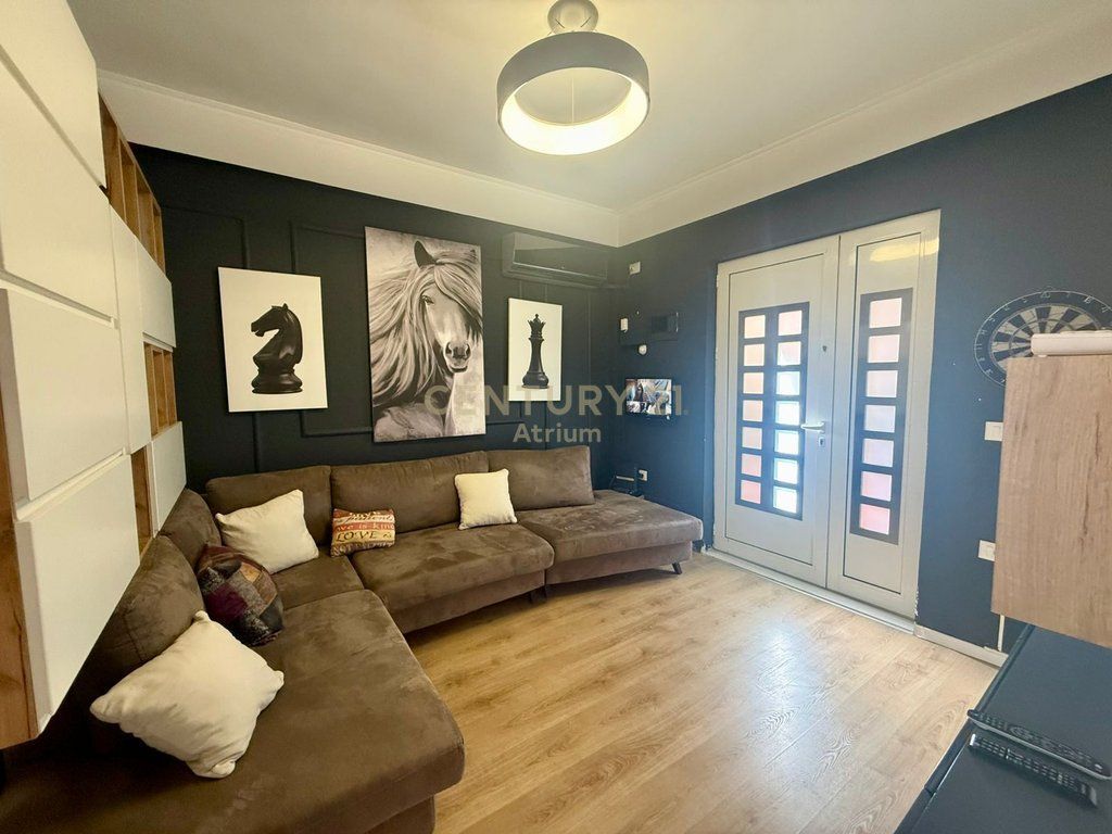 APARTAMENT 2+1+2 ME QIRA PRANE MATERNITETIT TE RI !