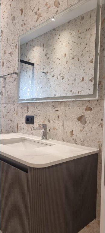Jepet apartament me qira 1+1+parkim perball universitetit UET!