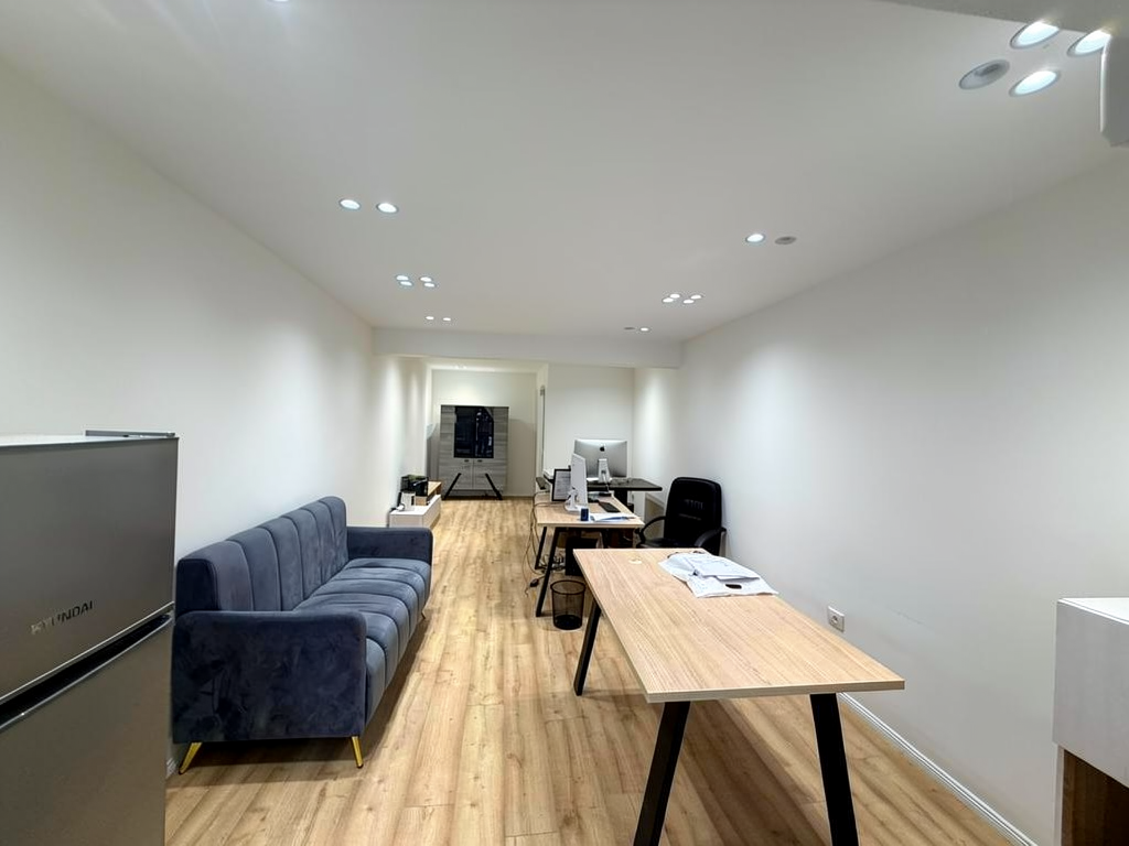 QIRA, AMBIENT 30m² KATI 0 - RRUGA E KOSOVARËVE‼️