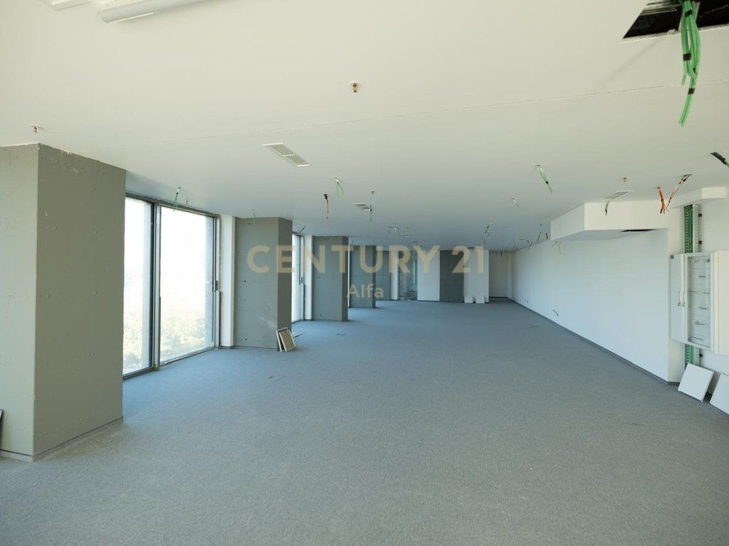 UFFICIO IN AFFITTO PRESSO DOWNTOWN ONE TIRANA!