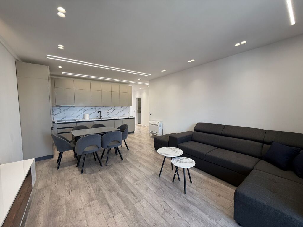 APPARTAMENTO 2+1+2 IN AFFITTO, NUOVO BOULEVARD, TIRANA!