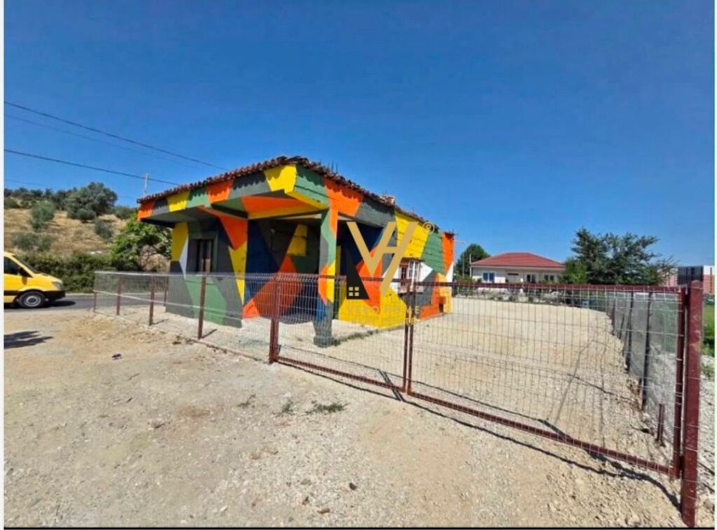 SHITET TRUALL DHE NDERTESE 382 M2 NE YZBERISHT 220.000 EURO