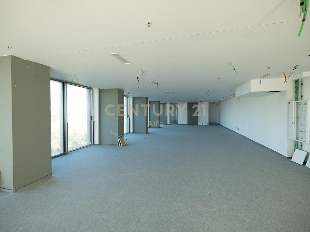UFFICIO IN AFFITTO PRESSO DOWNTOWN ONE TIRANA!