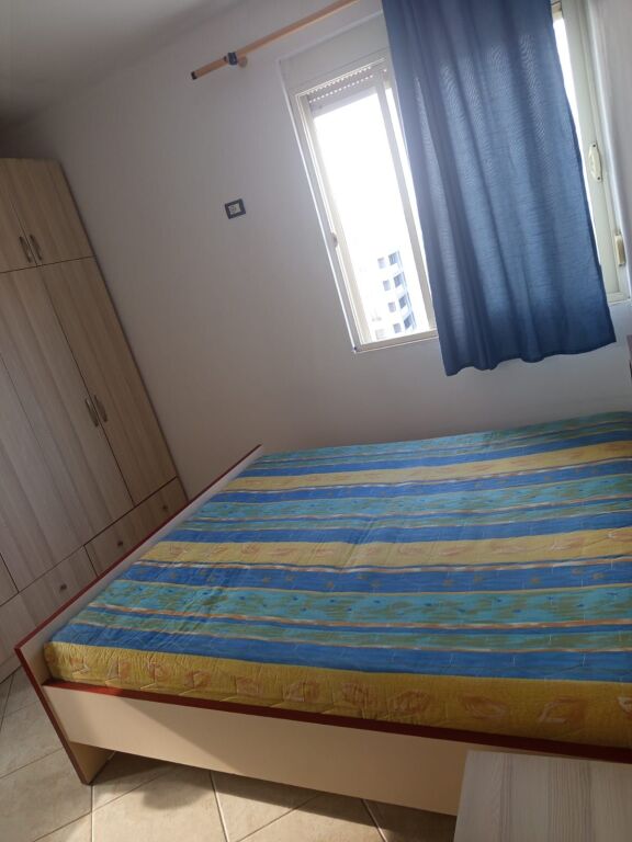 APARTAMENT 1+1. 30000 LEKE.RRUGA 5 MAJI