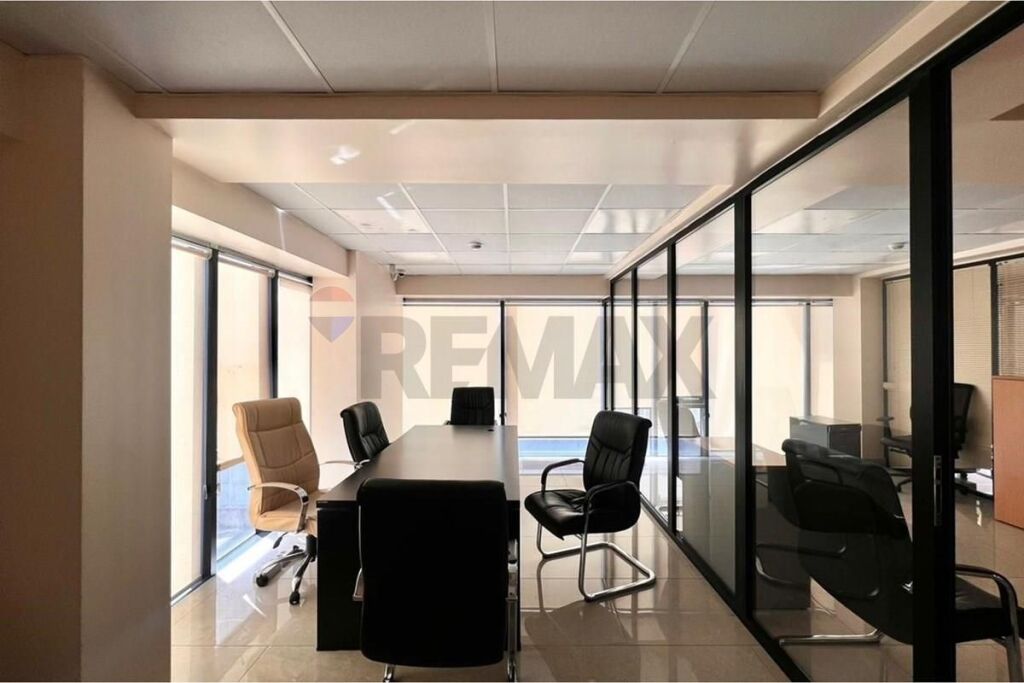 Office for rent on Elbasan Street!