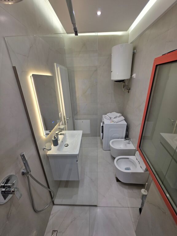FOR RENT APARTMENT 1+1 📍 Kadiu Complex 2 – Ali Demi, Tirana