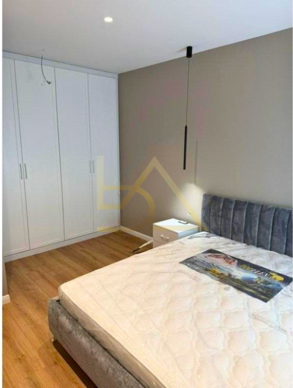 Shitet Apartament 1+1 – Kompleksi Xheluks, Rruga e Elbasanit, Tiranë