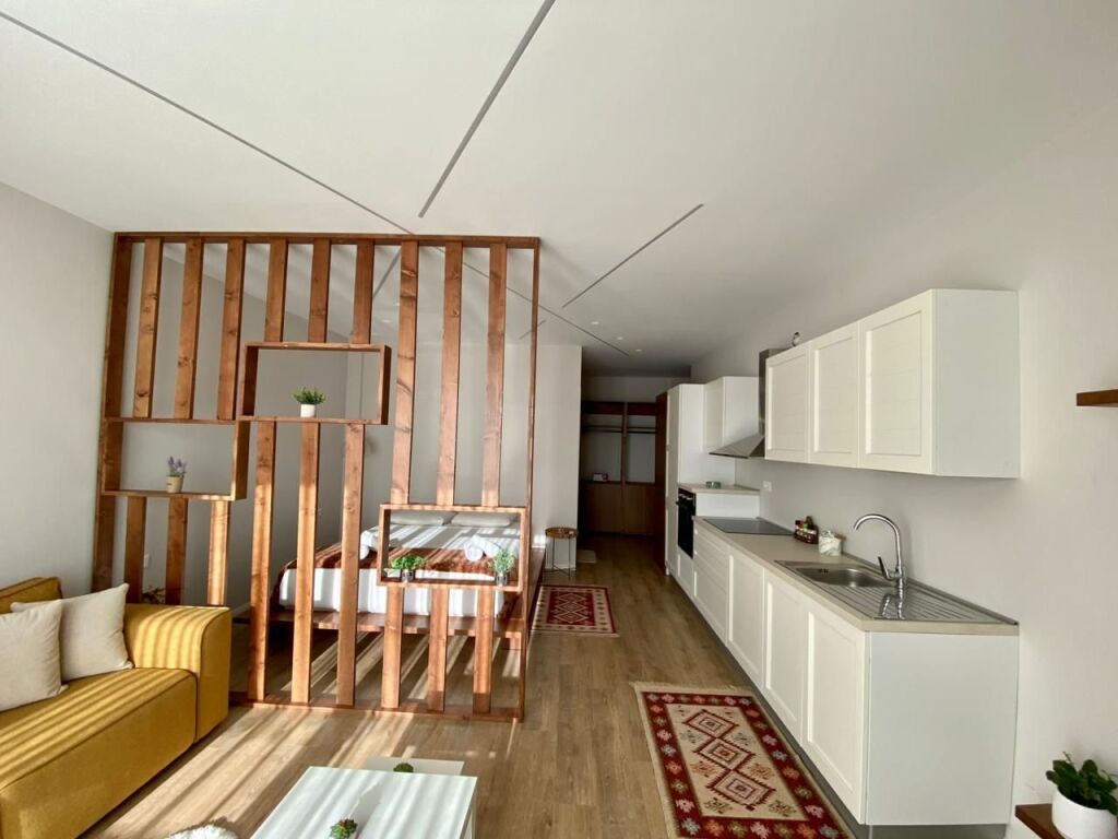STUDIO APARTMENT FOR RENT NEAR PHARMACY 10