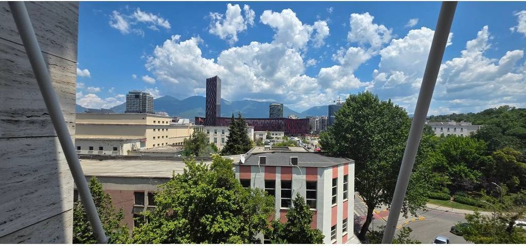 GARDA E REPUBLIKËS – APARTAMENT PREMIUM 2+1+2 ME VERANDË DHE POST PARKIMI PËR QIRA! 2,200 € /Muaj