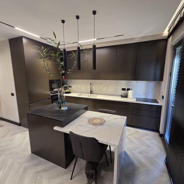 Apartament luksoz 2+1+2 Poste Parkimi per shitje tek Liqeni I Thate