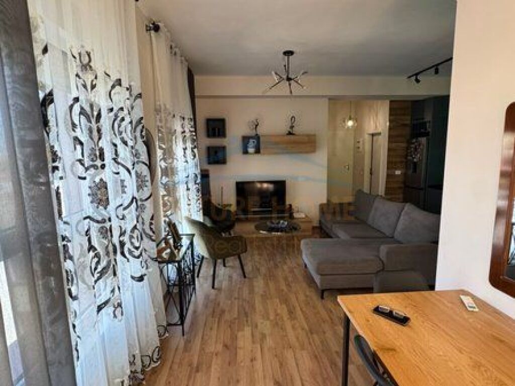 For sale, Apartment 3+1+2, Mangalem Complex, Ali Demi, Tirana