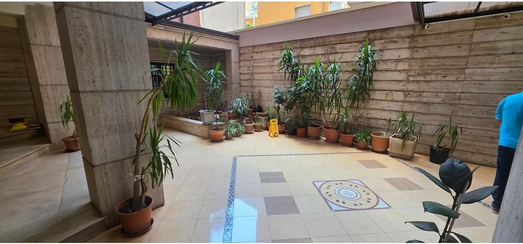 GARDA E REPUBLIKËS – APARTAMENT ELITAR 2+1+2 ME 2 BALLKONE DHE PAMJE NGA AIR ALBANIA!
