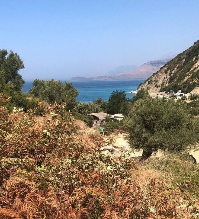 SHITET TOKË PRANË DETIT – 3000 m², BUNEC