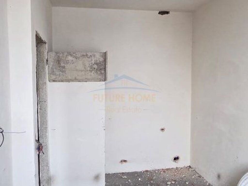 Shitet, Apartament 2+1 + 2 Poste Parkimi, Rruga "Pasho Hysa", Tregu Elektrik, Tirane.