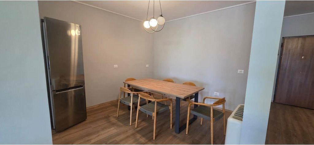 GARDA E REPUBLIKËS – APARTAMENT ELITAR 2+1+2 ME 2 BALLKONE DHE PAMJE NGA AIR ALBANIA!