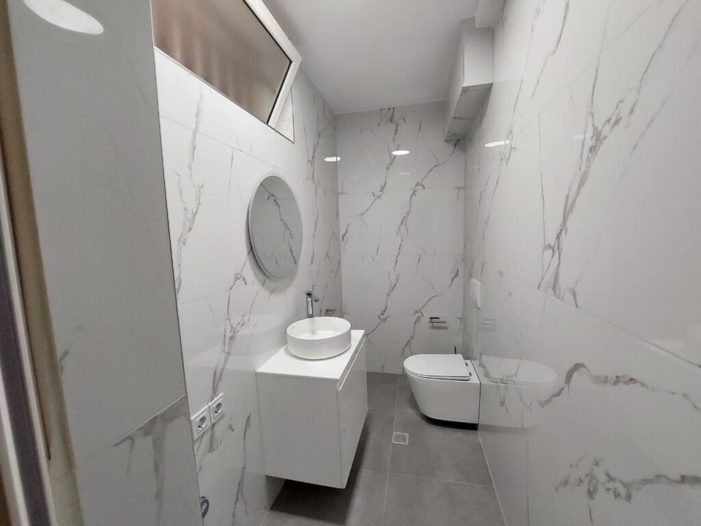 Rent | Ambjent Bisnesi | Qender, Sheshi Skenderbej | 1000 €/month