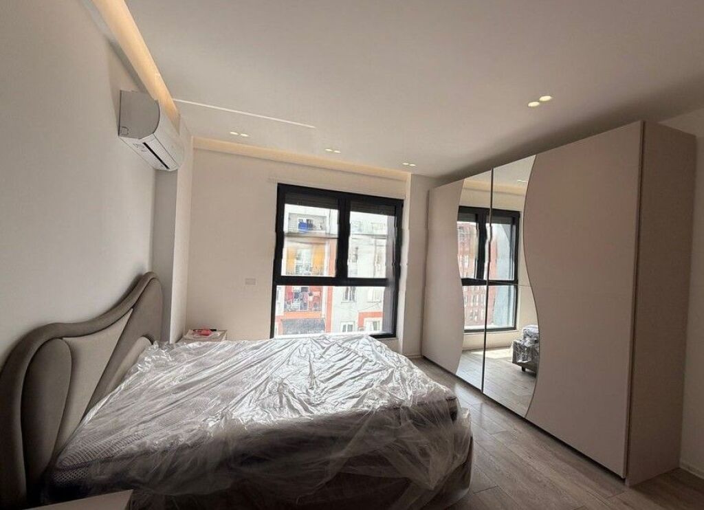 APARTAMENT 2+1+2 NE QIRA, BULEVARDI I RI, TIRANE!