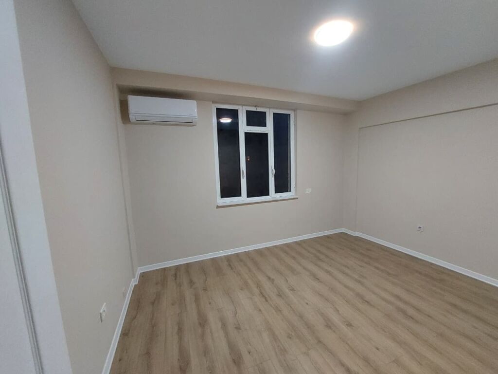 Rent | Ambjent Bisnesi | Qender, Sheshi Skenderbej | 1000 €/month