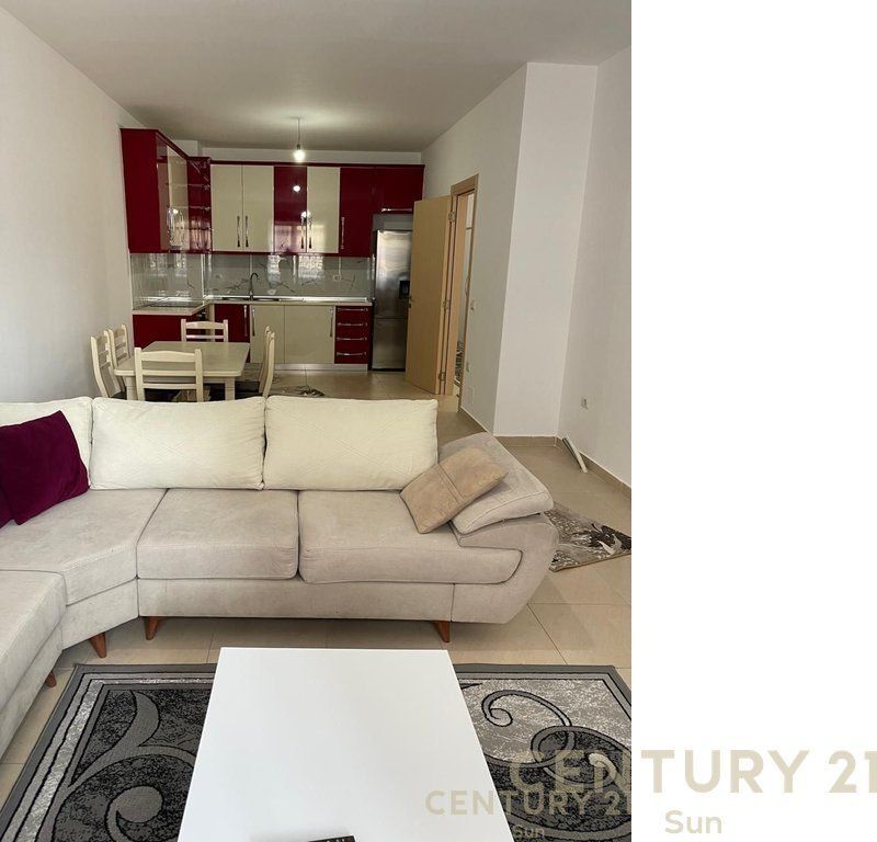 Shitet apartament 3+1+2 ne Kinostudio !