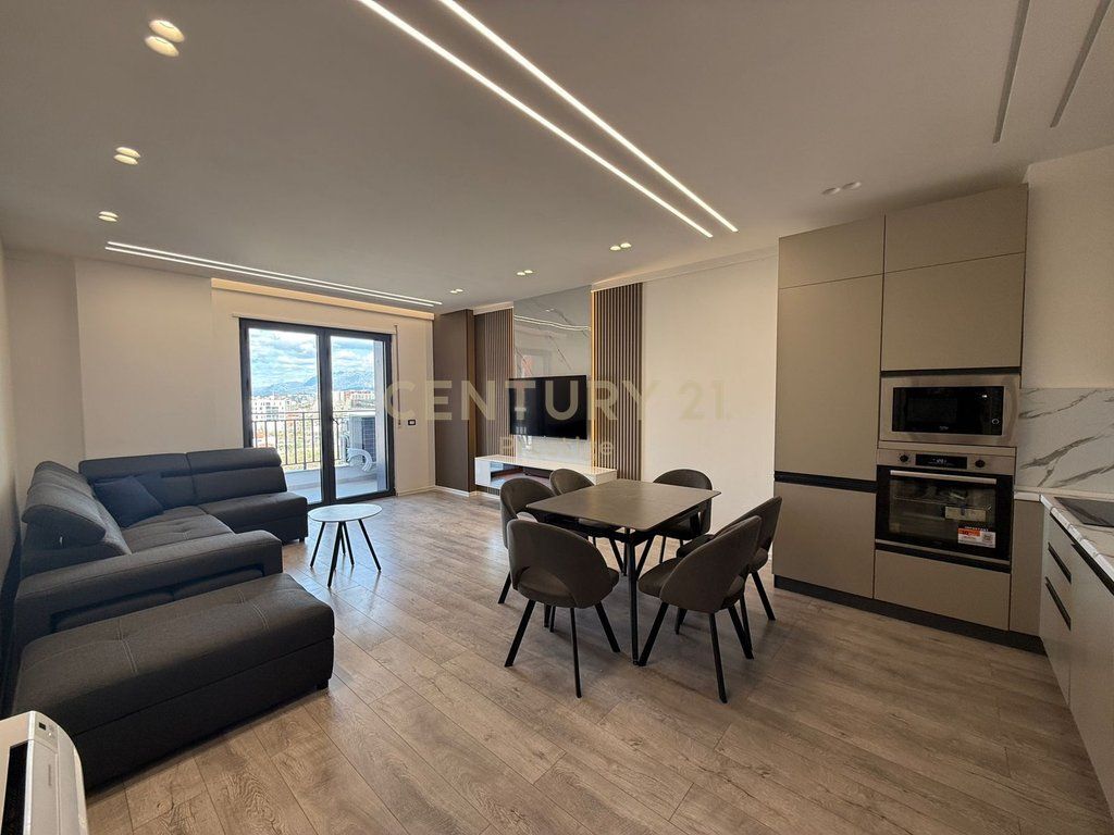 Apartament 2+1 me qira te Bulevardi i Ri