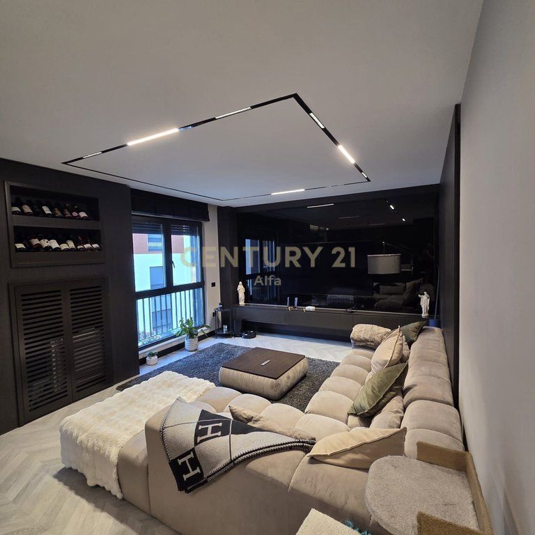 Apartament luksoz 2+1+2 Poste Parkimi per shitje tek Liqeni I Thate
