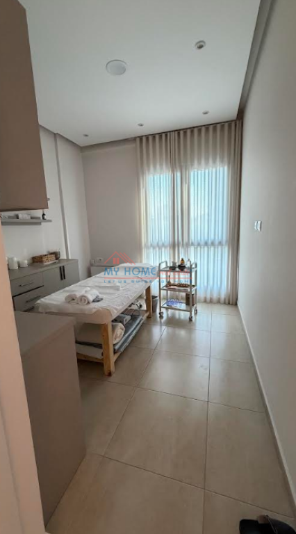 Locale Commerciale in Affitto Square 21 Tirane