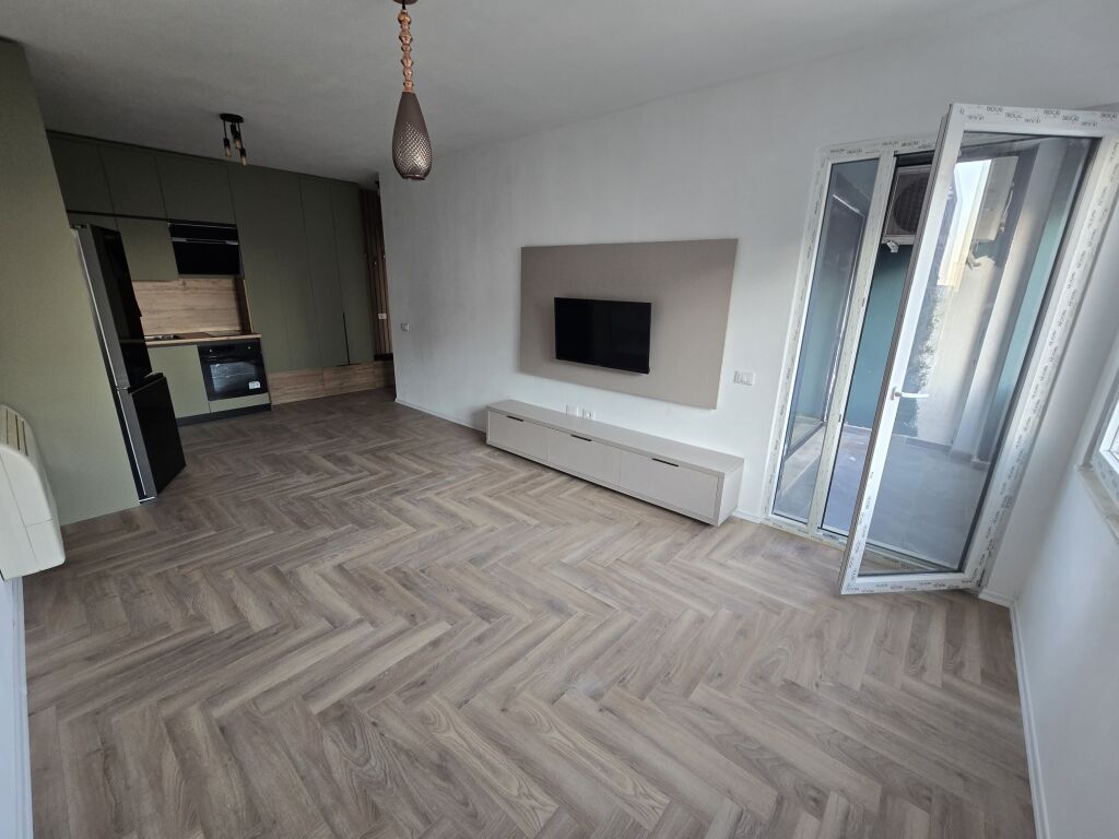 Appartamento 1+1 Con Balcone In Affitto A Xhamllik
