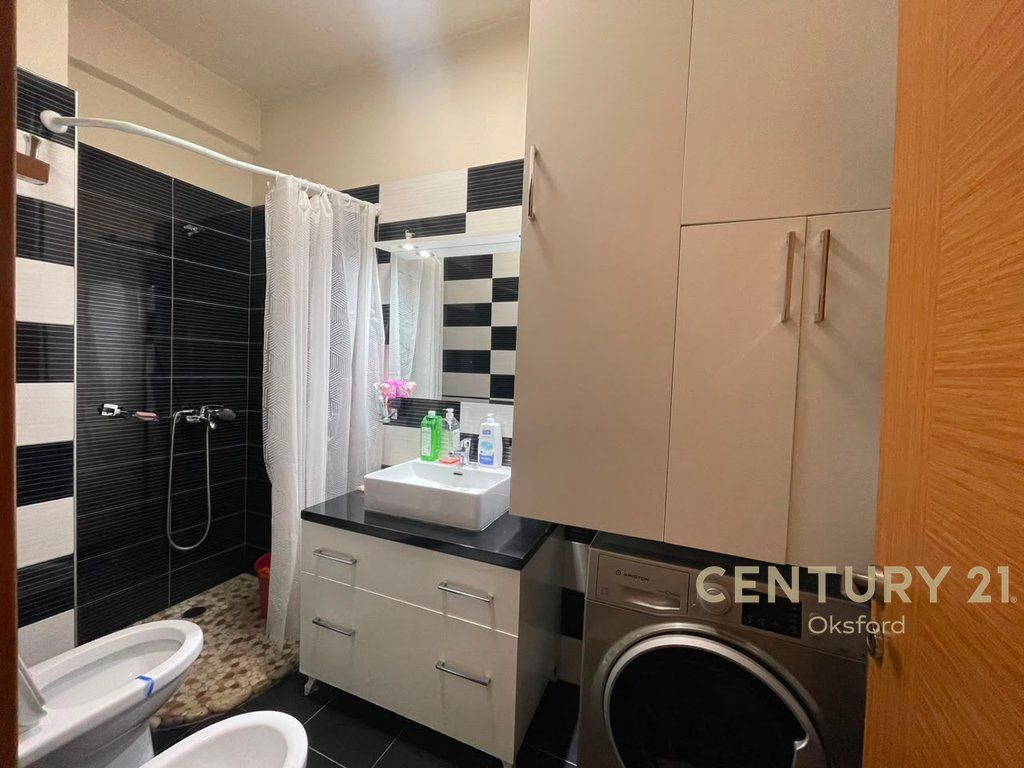 SHITET APARTAMENT 1+1 TE REZIDENCA "TIRANA GOLDEN PARK " !!