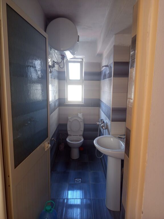 APARTAMENT 1+1. 30000 LEKE.RRUGA 5 MAJI