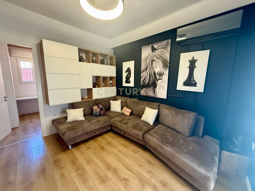 APARTAMENT 2+1+2 ME QIRA PRANE MATERNITETIT TE RI !