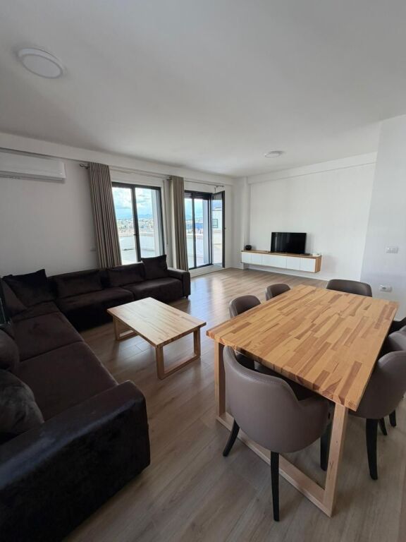 ✨ SHITET APARTAMENT 2+1+2 ME VERANDË TË MADHE – REZIDENCA ERLI, PORCELAN 🌿
