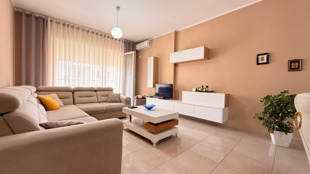 🏡 Appartamento 2+1 in Affitto in Via Ferit Xhajko (ex Ristorante Durrësi), Tirana 📍